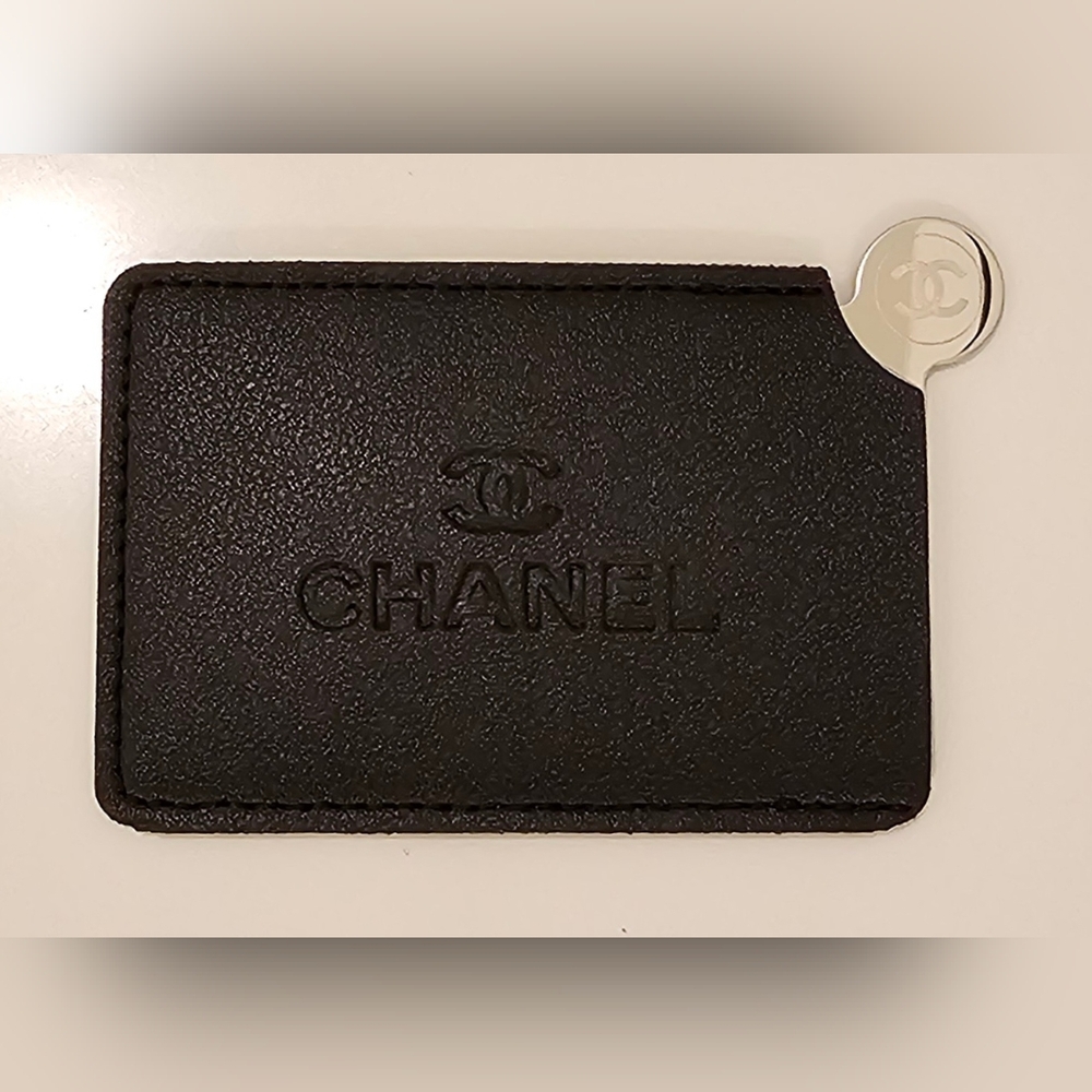 Chanel Black Slim Card Case with Mirror - Picture 2 of 3
